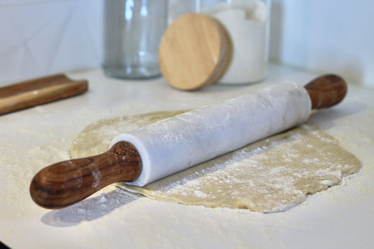 Rouleau à pâtisserie en marbre blanc et bois d'acacia